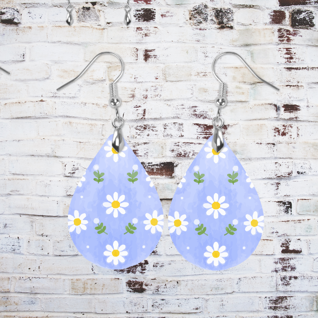 Teardrop Daisies on Blue